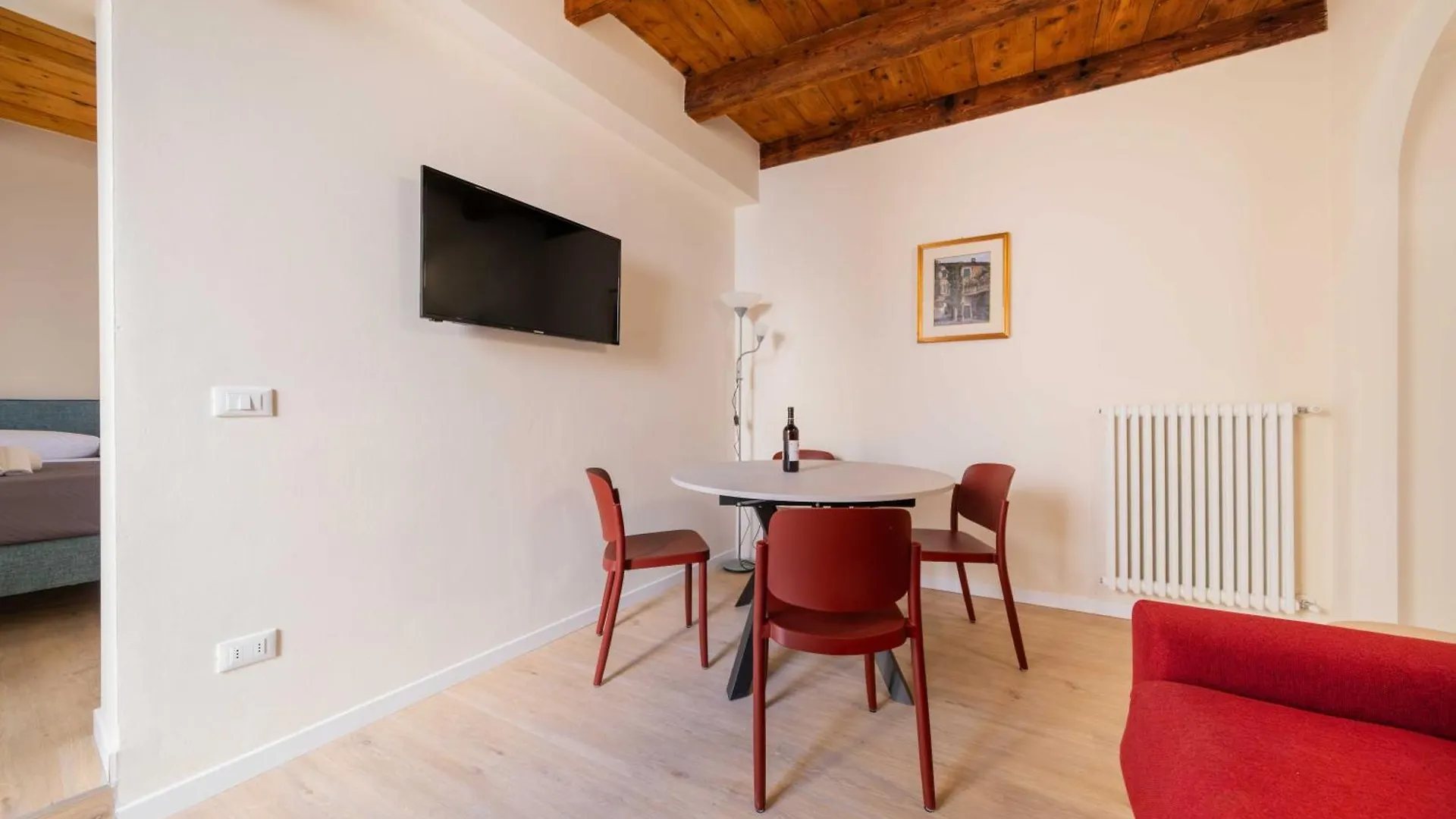 Apartmentsgarda - Loggia Liberta 0*, Garda (Verona) Italy