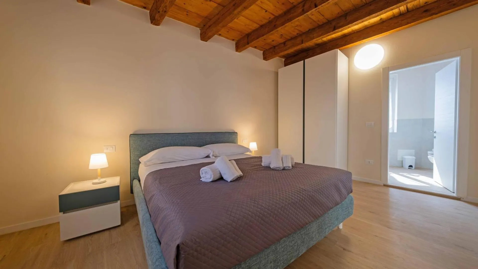 Apartmentsgarda - Loggia Liberta 0*, Garda (Verona)