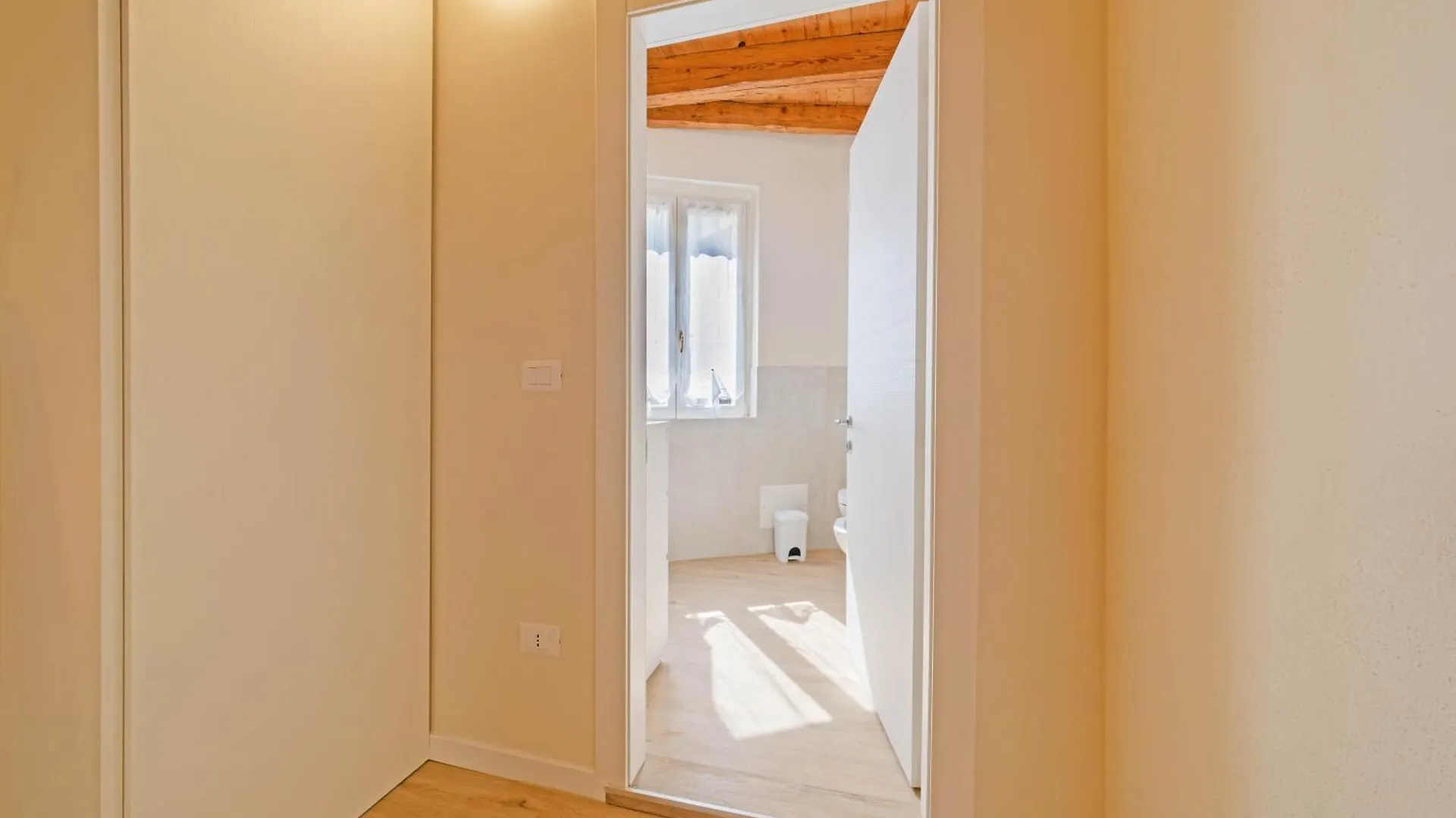 Apartmentsgarda - Loggia Liberta Italy