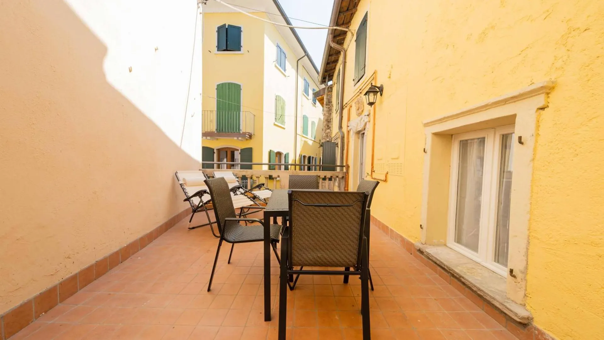 Apartmentsgarda - Loggia Liberta 0*, Garda (Verona) Italy